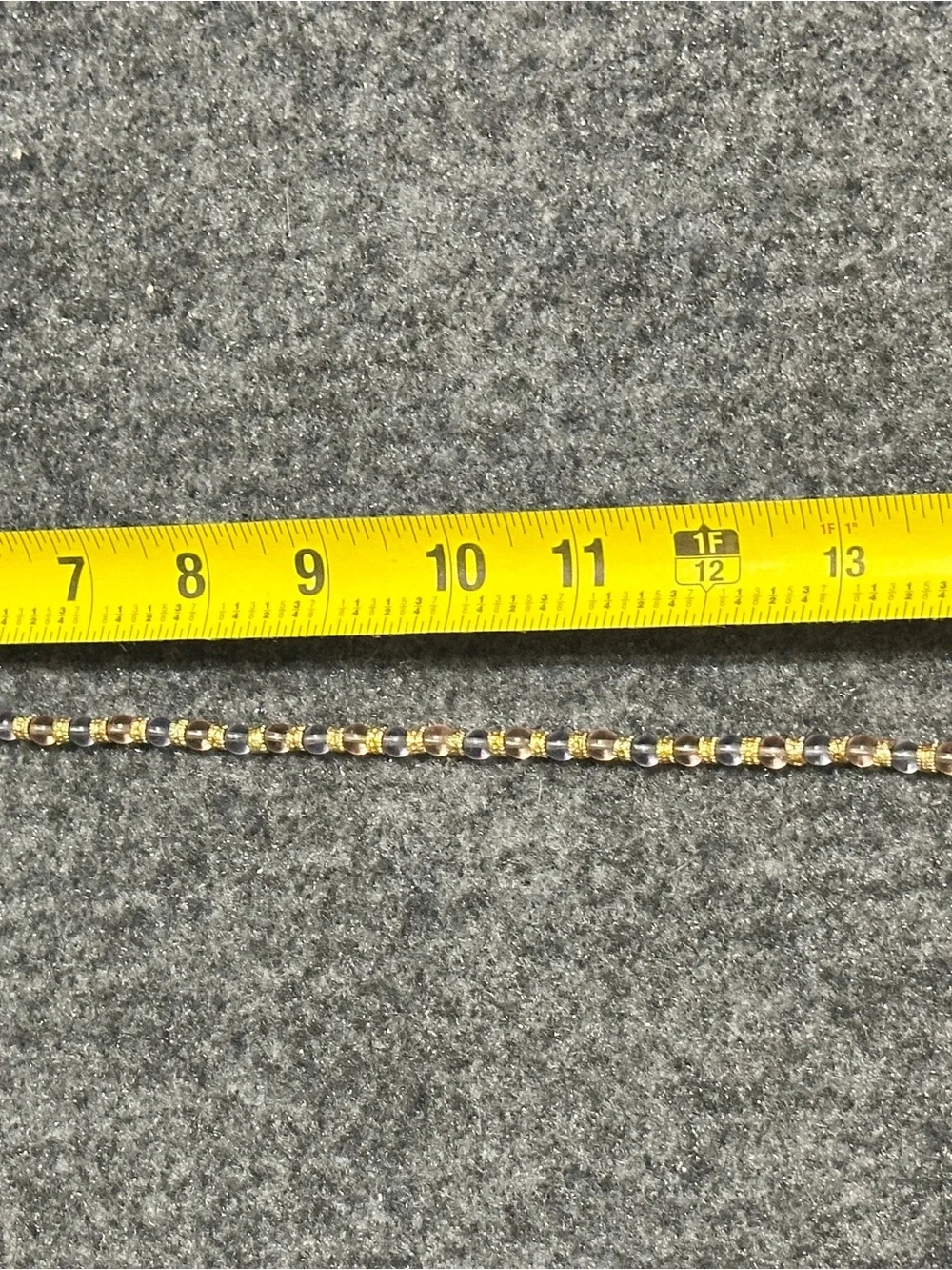 THIS IS A LADIES MURANO GLASS NECKLACE MEASURING 17” IN LENGTH, 6” WHEN WORN. I